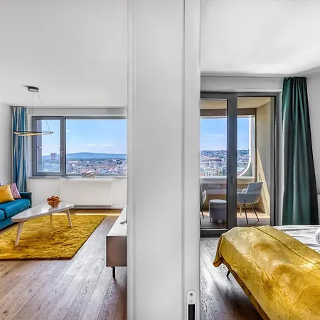 Sky Park 1 - Castle View From Bed, Luxurious #Instaworthy Apartment In Downtown City Center, Parking Included, Best Address In Town アパート *
