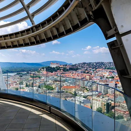 Sky Park 1 - Castle View From Bed, Luxurious #Instaworthy Apartment In Downtown City Center, Parking Included, Best Address In Town Apartment