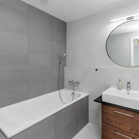 Apartment Sky Park 1 - Luxurious #instaworthy In Downtown Center With Included Parking, Address In Town Bratislava