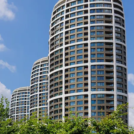 Sky Park 1 - Castle View From Bed, Luxurious #Instaworthy Apartment In Downtown City Center, Parking Included, Best Address In Town アパート ブラチスラヴァ
