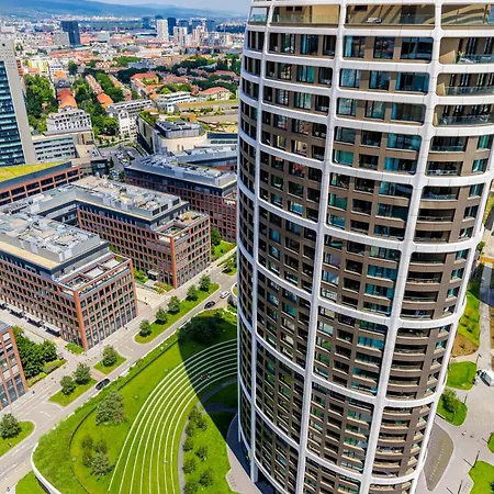 Sky Park 1 - Luxurious #instaworthy In Downtown Center With Included Parking, Address In Town Apartament *