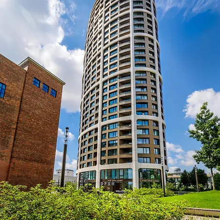 Apartment Sky Park 1 - Castle View From Bed, Luxurious #Instaworthy Apartment In Downtown City Center, Parking Included, Best Address In Town *