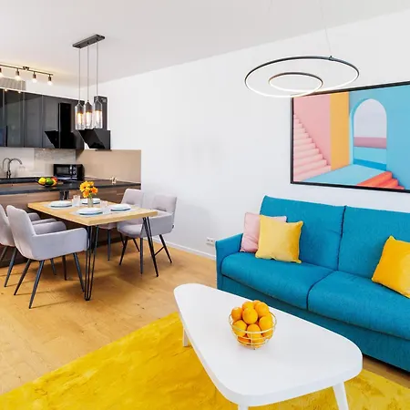 Sky Park 1 - Castle View From Bed, Luxurious #Instaworthy Apartment In Downtown City Center, Parking Included, Best Address In Town *