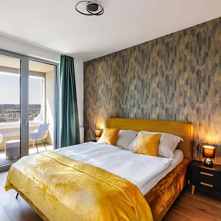 Sky Park 1 - Castle View From Bed, Luxurious #Instaworthy Apartment In Downtown City Center, Parking Included, Best Address In Town アパート ブラチスラヴァ