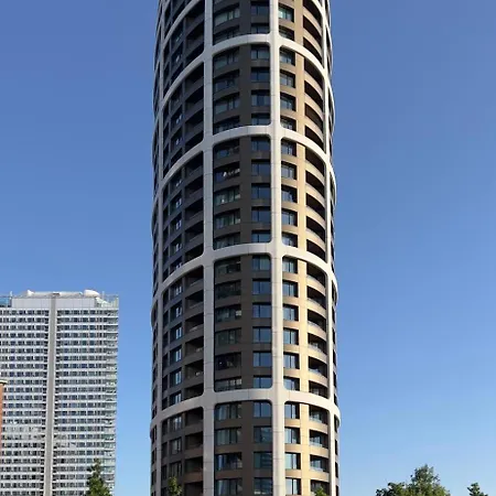 Apartment Sky Park 1 - Castle View From Bed, Luxurious #Instaworthy Apartment In Downtown City Center, Parking Included, Best Address In Town