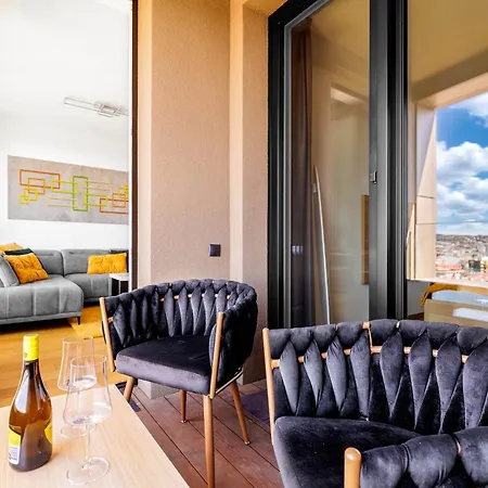 Sky Park 1 - Castle View From Bed, Luxurious #instaworthy In Downtown Center, Parking Included, Address In Town