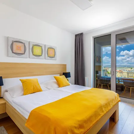 Apartment Sky Park 1 - Castle View From Bed, Luxurious #instaworthy In Downtown Center, Parking Included, Address In Town Pressburg