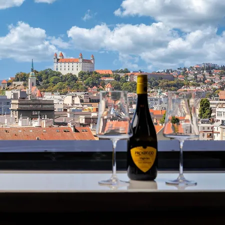 Sky Park 1 - Castle View From Bed, Luxurious #instaworthy In Downtown Center, Parking Included, Address In Town Apartment *