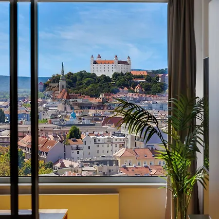 Apartment Sky Park 1 - Castle View From Bed, Luxurious #instaworthy In Downtown Center, Parking Included, Address In Town *