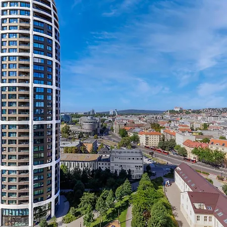 Apartment Sky Park 1 - Castle View From Bed, Luxurious #instaworthy In Downtown Center, Parking Included, Address In Town