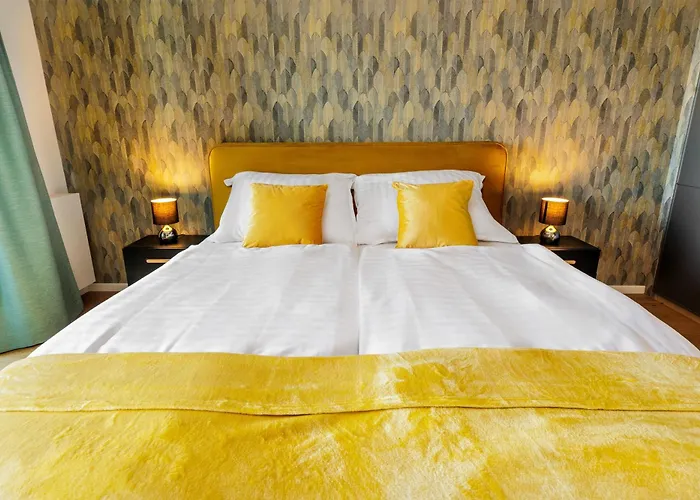 Sky Park 1 - Luxurious #instaworthy In Downtown Center With Included Parking, Address In Town Pozsony