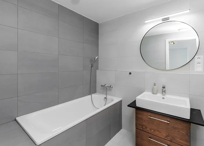 Apartmán Sky Park 1 - Luxurious #instaworthy In Downtown Center With Included Parking, Address In Town Bratislava