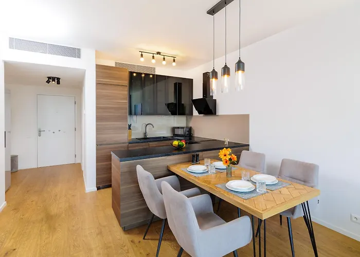 Sky Park 1 - Luxurious #instaworthy In Downtown Center With Included Parking, Address In Town דירה *